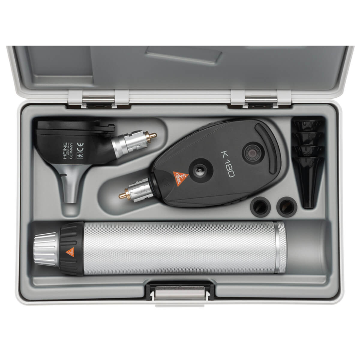 https://dccdn.de/www.doccheckshop.at/media/image/80/08/db/500198-1-heine-K180-otoscope-ophtalmoscope-set-d-07-2023.jpg